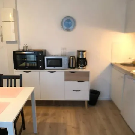Centre 10 - Entree Autonome Apartment *